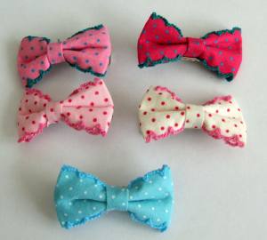 Hunde Spange auf Klip RETRO DOTS