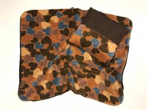 3 in 1 Handtuch, Schlafsack, Decke HERZEN BRAUN