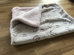 Hunde-Decke Kuscheldecke BONE ROSA