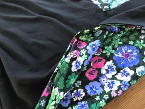Hunde Tragetuch Blumen blau/lila/grün