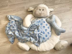 Hundebett SHEEP BLUE  inkl.Decke,Kissen ,Spielzeug