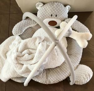 Hundebett Teddy weiß /creme mit Decke,Kissen,Knochen,Bögen