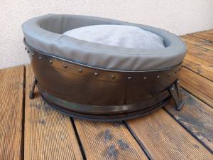 Hundebett aus Stahlfass, Loft ,Upcycling.