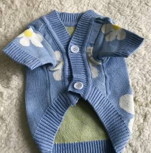 Hundepullover mit Knöpfen für Hunde BLAUE BLUME