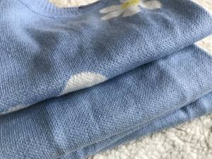 Hundepullover mit Knöpfen für Hunde BLAUE BLUME