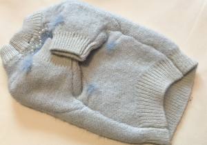 Hundepullover mit Perlen für Hunde HEART Blue
