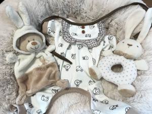 Pyjama,Anzug,Hausanzug ANIMALS mit Lätzchen