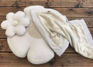Hundebett RIESEN BLUME BEIGE Handmade