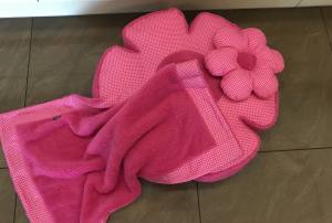 Hundebett RIESEN BLUME PINK Handmade