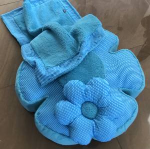 Hundebett RIESEN BLUME SKYBLUE Handmade