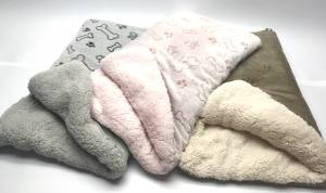 Schlafsack ,Decke ,Spielplatz für Hunde BONE ROSA